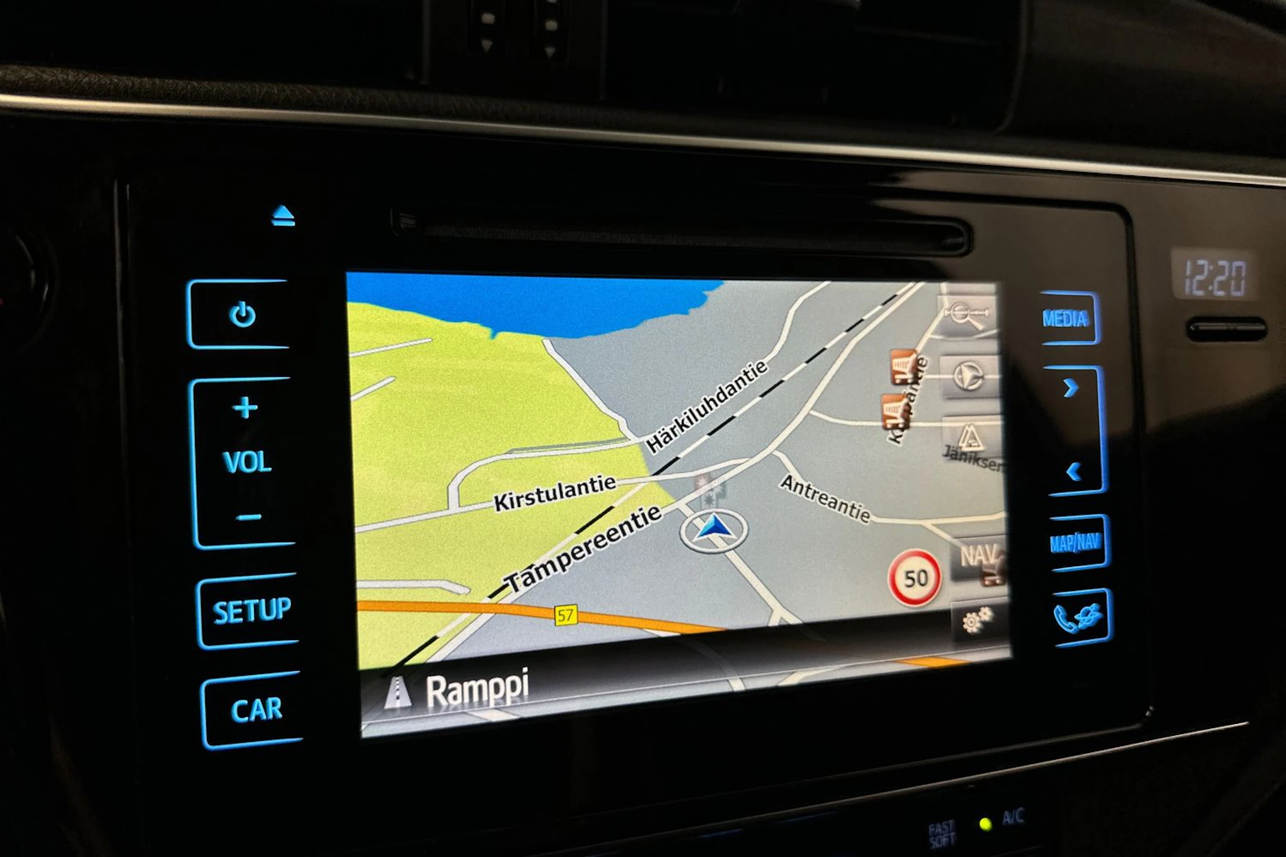 sininen Toyota Auris 2016 kuva 22.