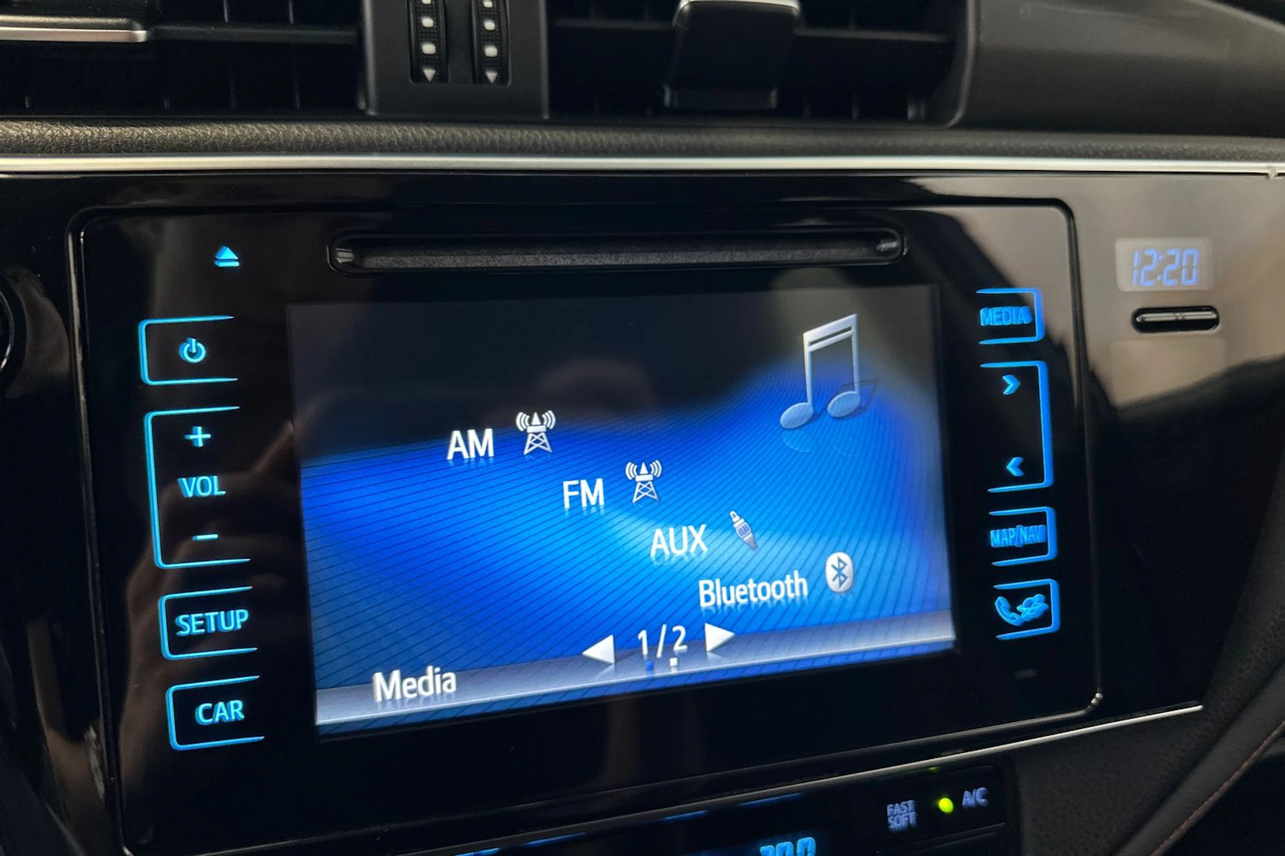 sininen Toyota Auris 2016 kuva 23.