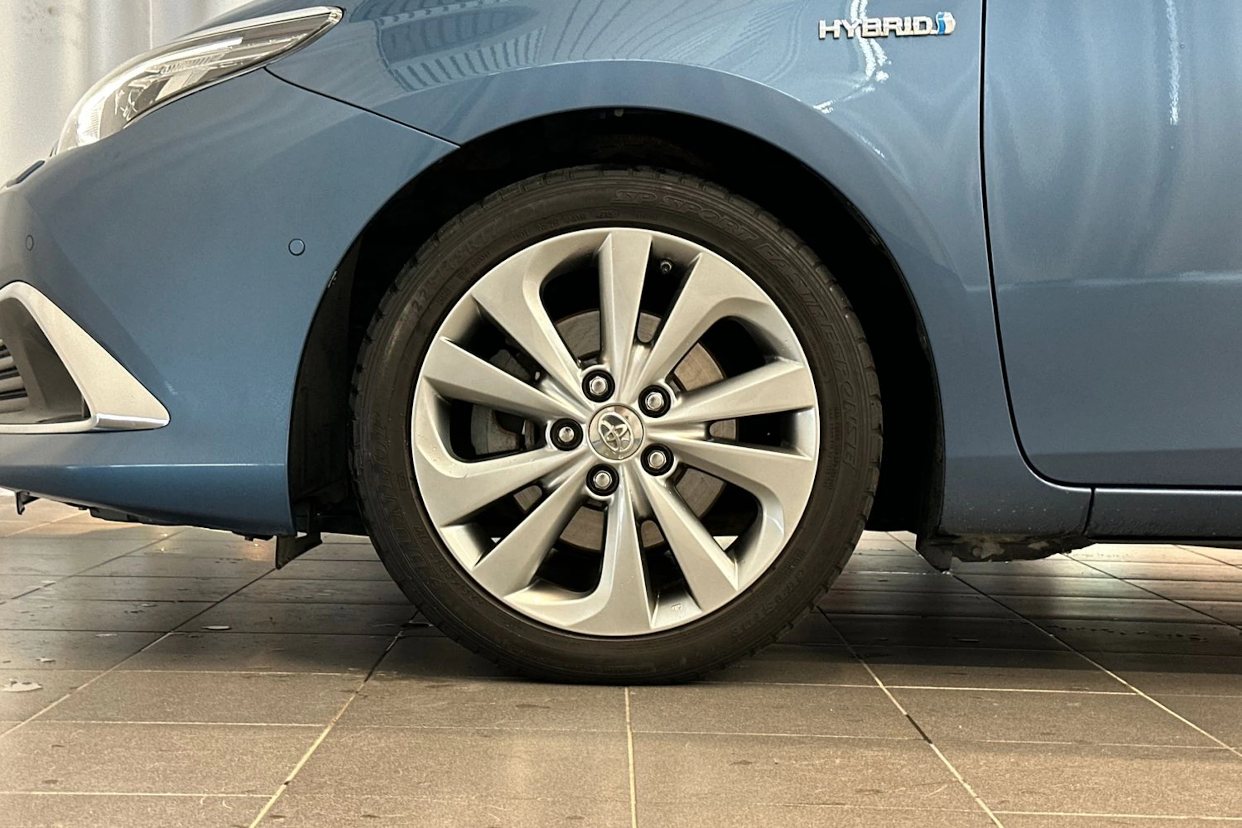 sininen Toyota Auris 2016 kuva 25.