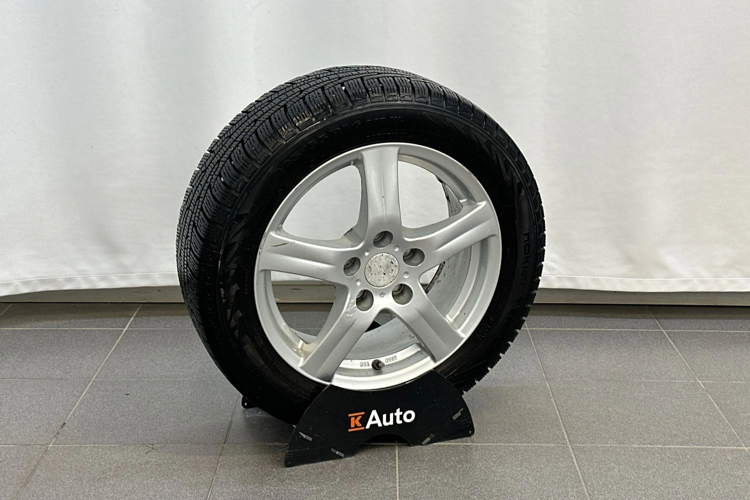sininen Toyota Auris 2016 kuva 27.