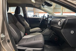 ruskea (beige) Toyota Auris 2016 kuva 14.