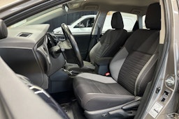 ruskea (beige) Toyota Auris 2016 kuva 15.