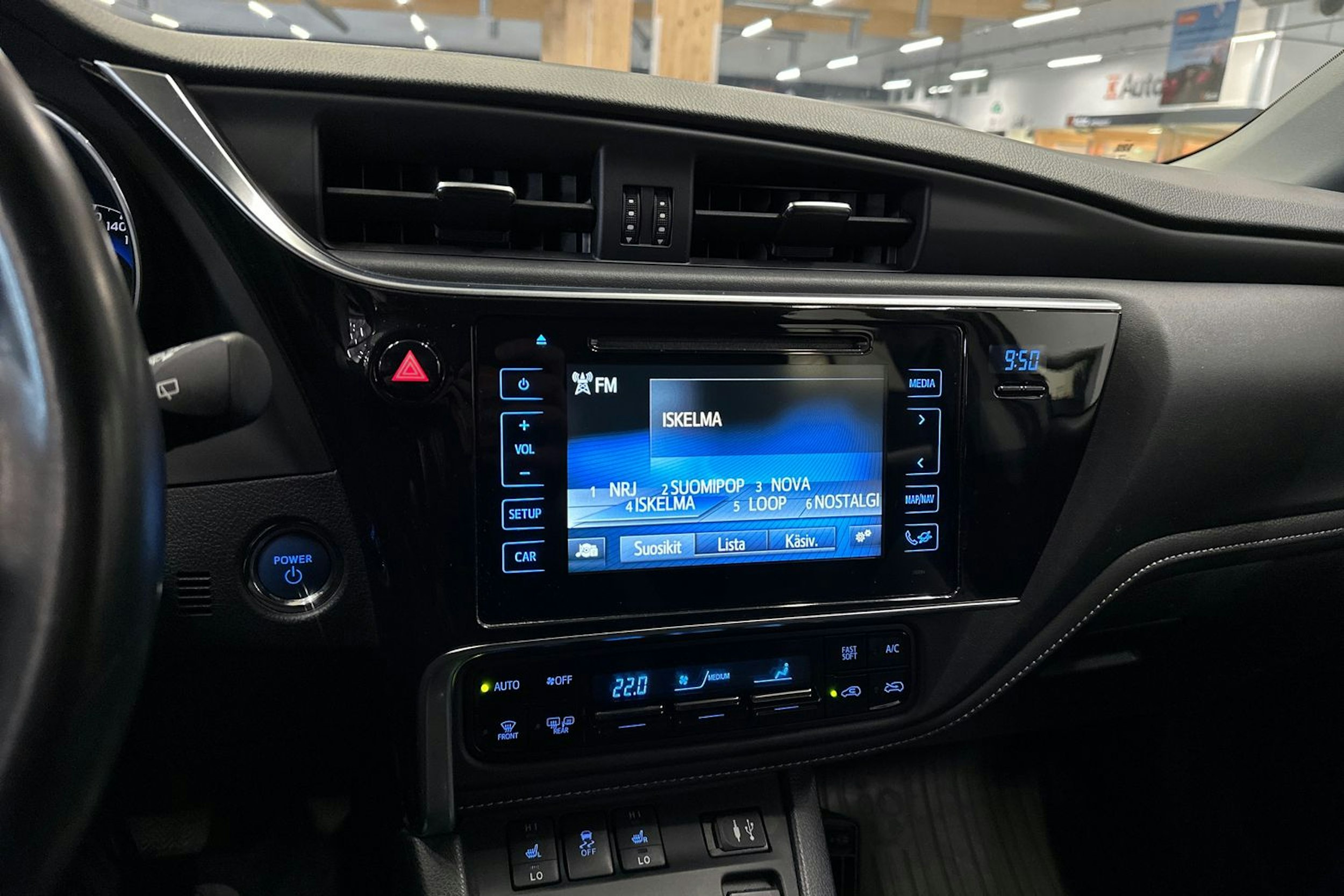 ruskea (beige) Toyota Auris 2016 kuva 19.