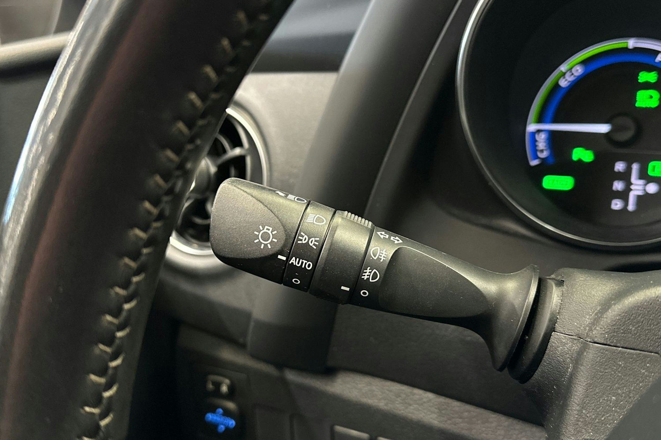 ruskea (beige) Toyota Auris 2016 kuva 22.