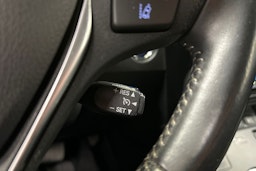 ruskea (beige) Toyota Auris 2016 kuva 26.