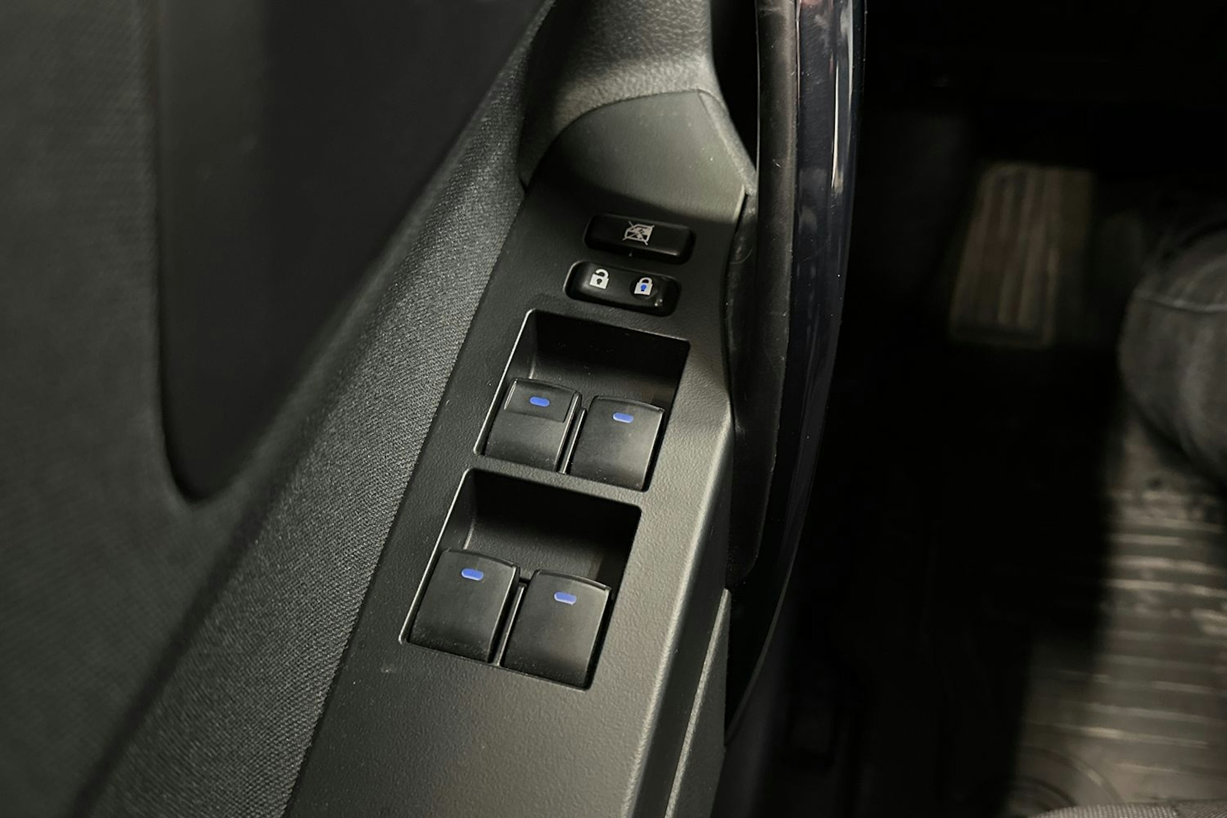 ruskea (beige) Toyota Auris 2016 kuva 28.