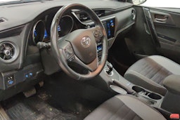 punainen Toyota Auris 2016 kuva 3.