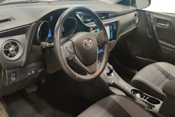 punainen Toyota Auris 2016 kuva 7.