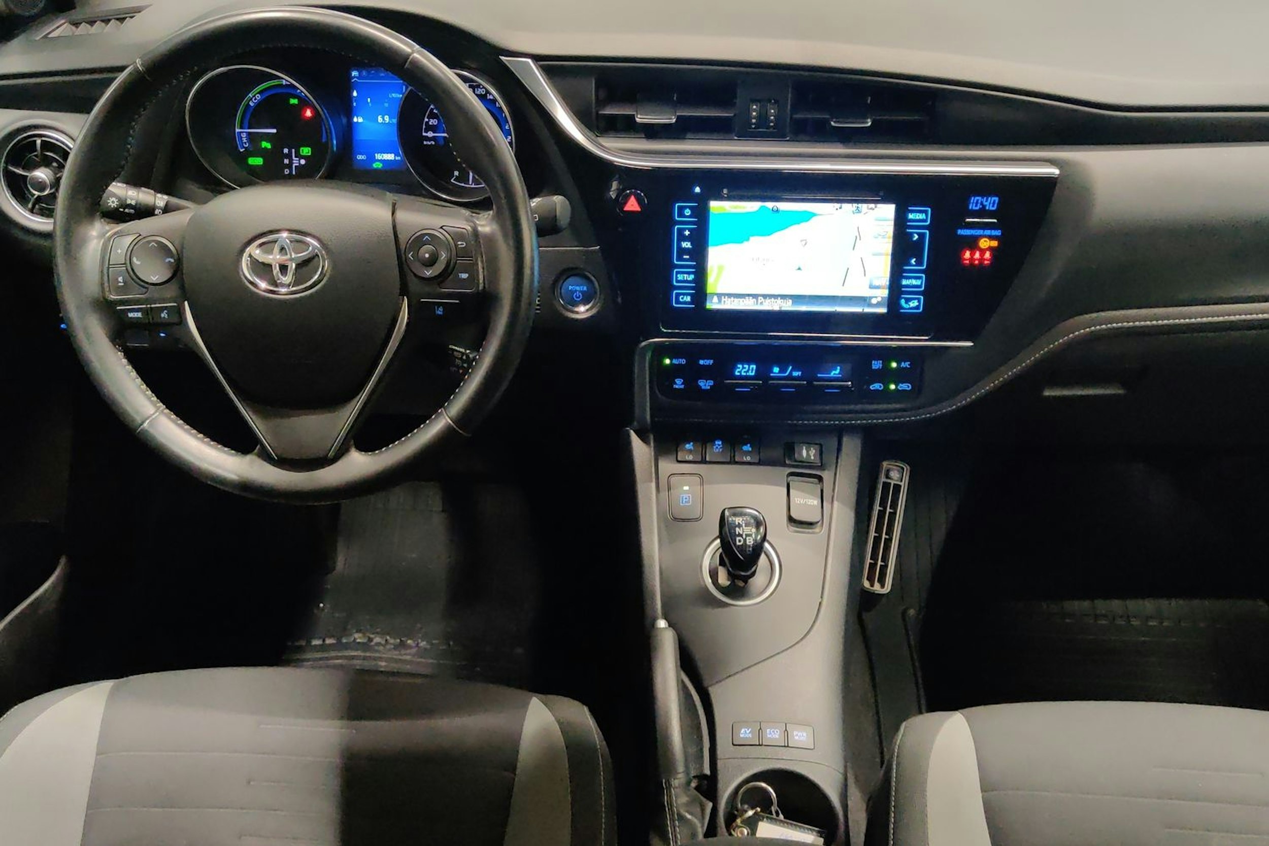 punainen Toyota Auris 2016 kuva 9.