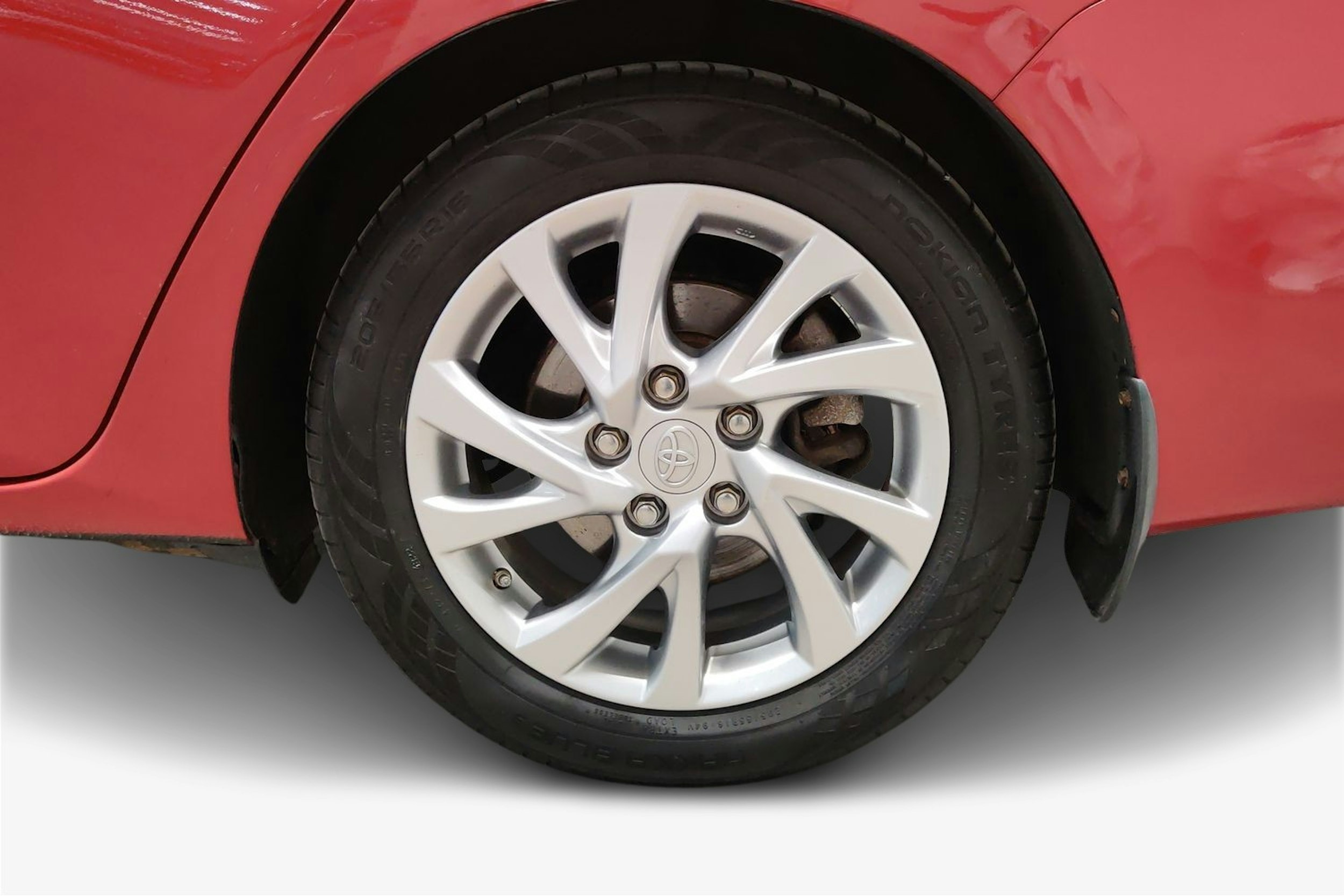 punainen Toyota Auris 2016 kuva 11.