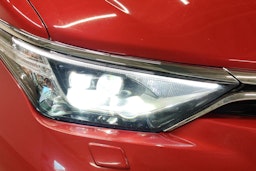 punainen Toyota Auris 2016 kuva 14.