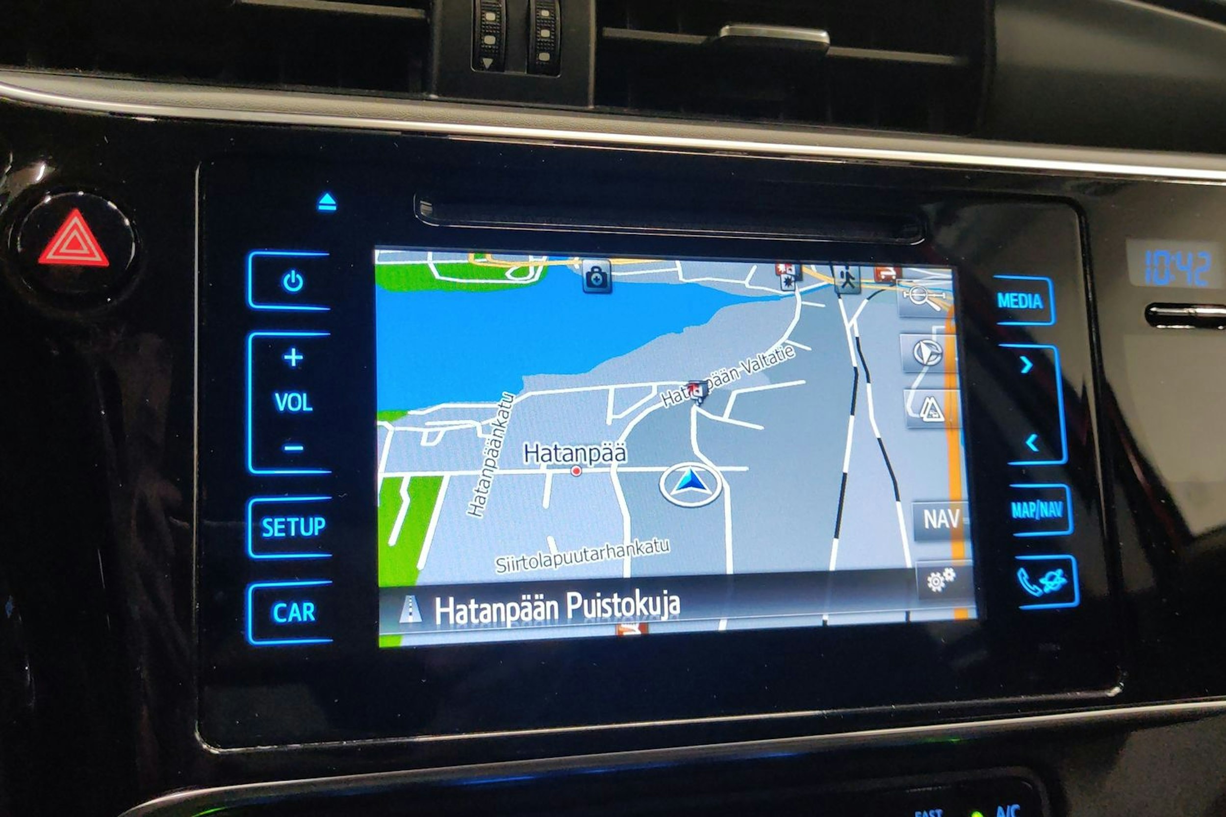 punainen Toyota Auris 2016 kuva 18.