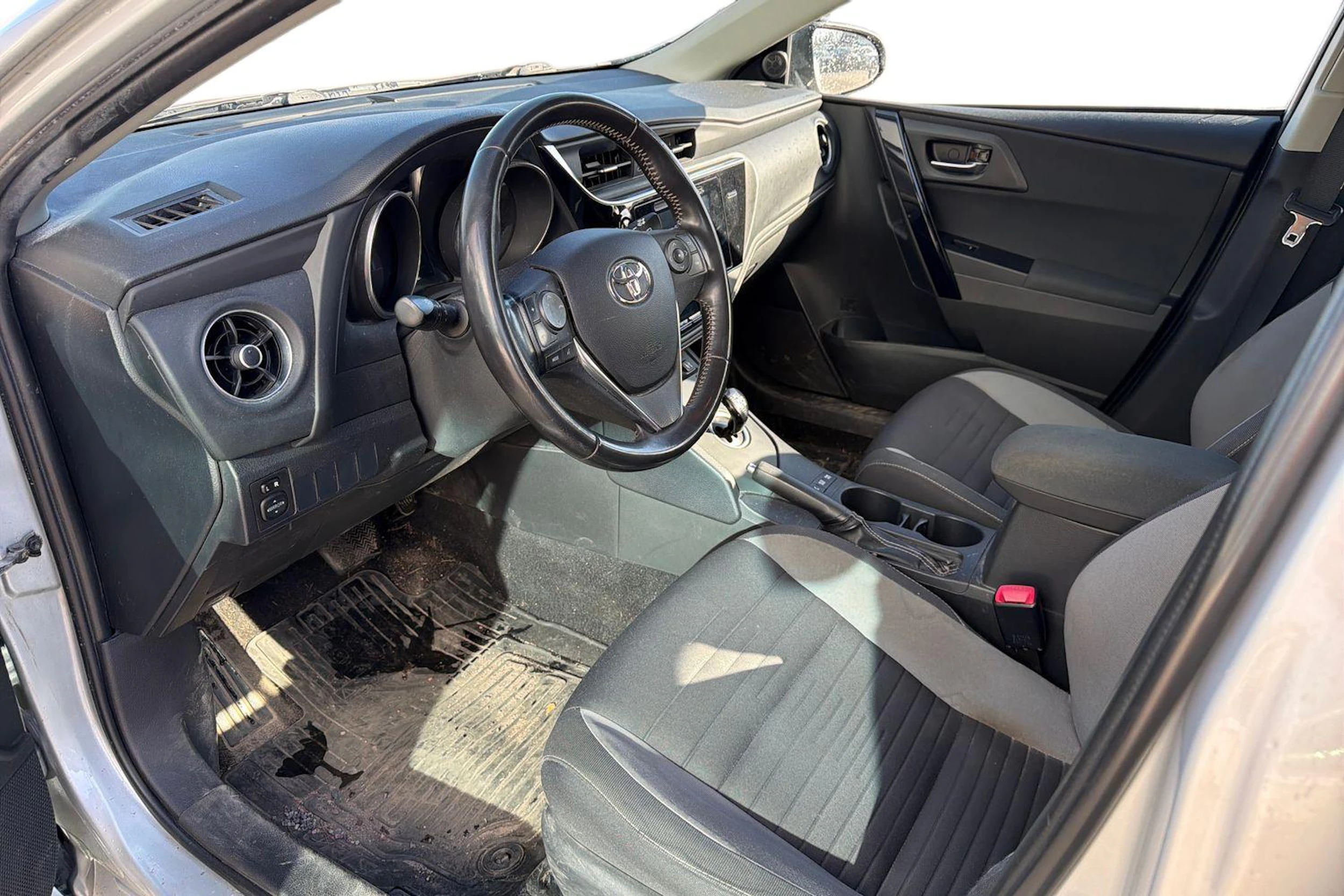 hopea Toyota Auris 2016 kuva 3.