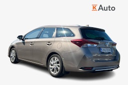 ruskea (beige) Toyota Auris 2016 kuva 2.