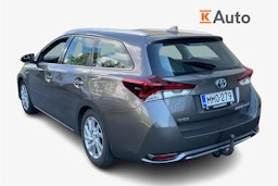 harmaa Toyota Auris 2016 kuva 2.