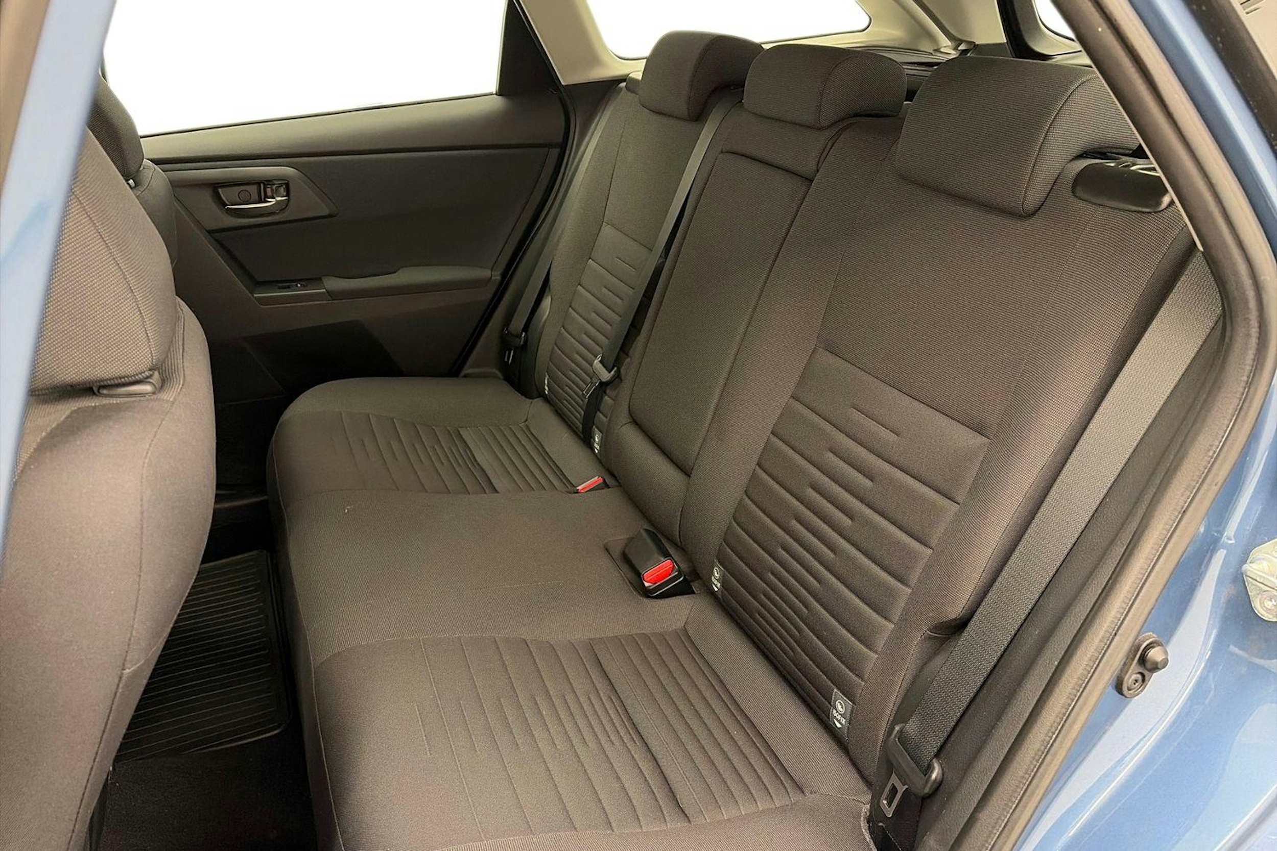 Sininen Toyota Auris 2016 kuva 8.