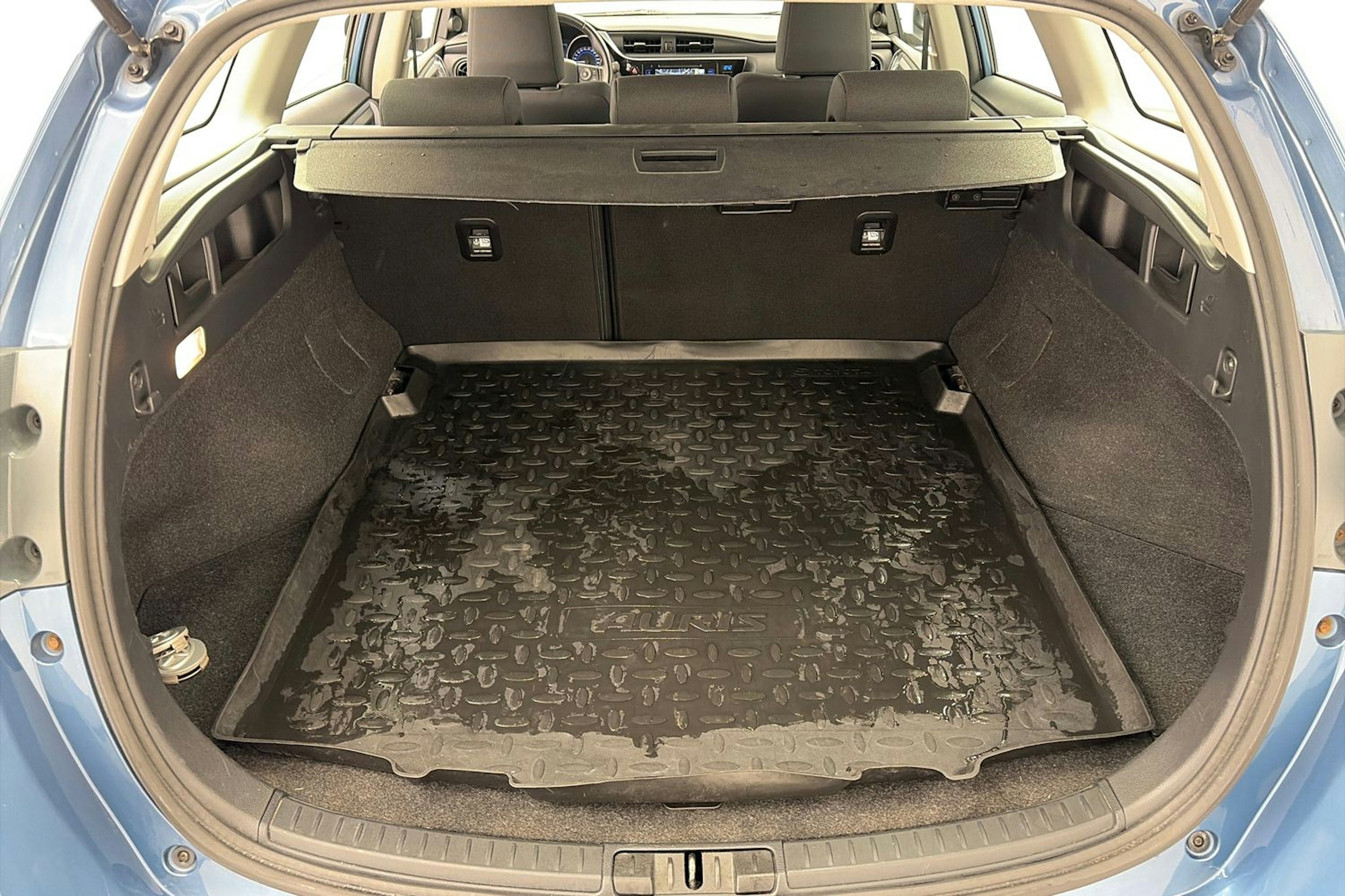 Sininen Toyota Auris 2016 kuva 11.