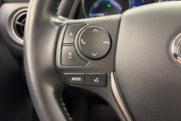 Sininen Toyota Auris 2016 kuva 14.