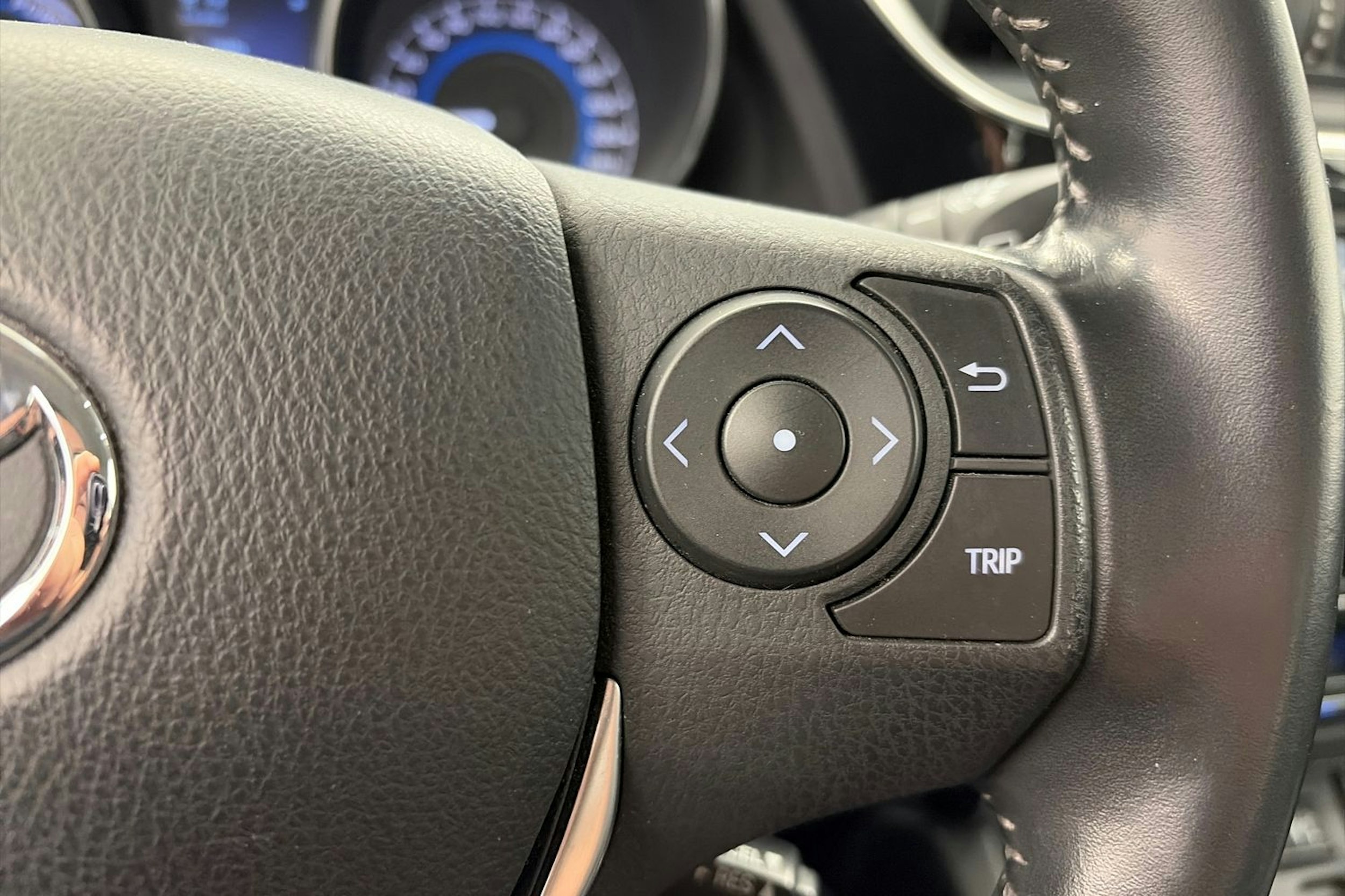 Sininen Toyota Auris 2016 kuva 15.