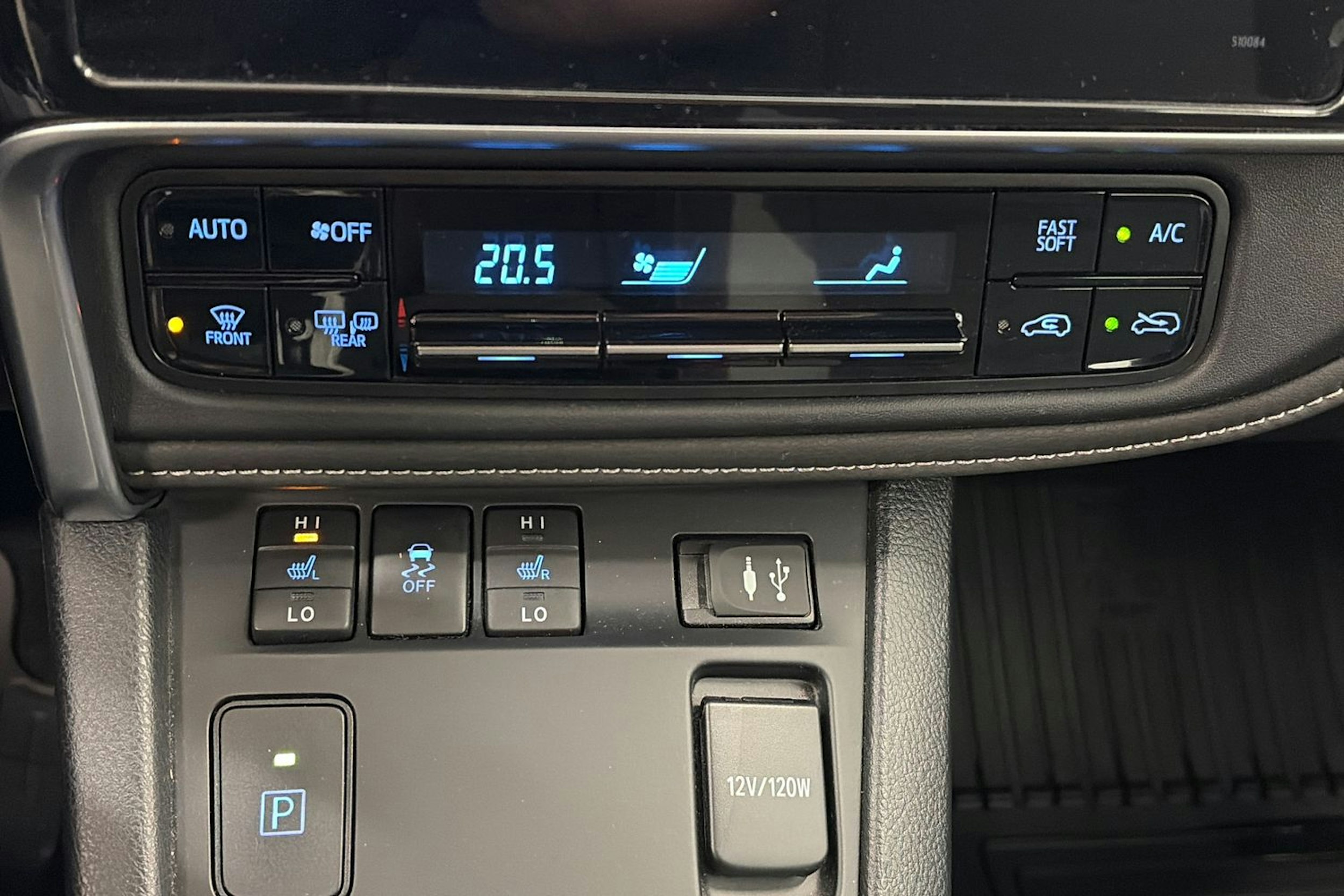 Sininen Toyota Auris 2016 kuva 18.