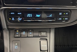 Sininen Toyota Auris 2016 kuva 18.