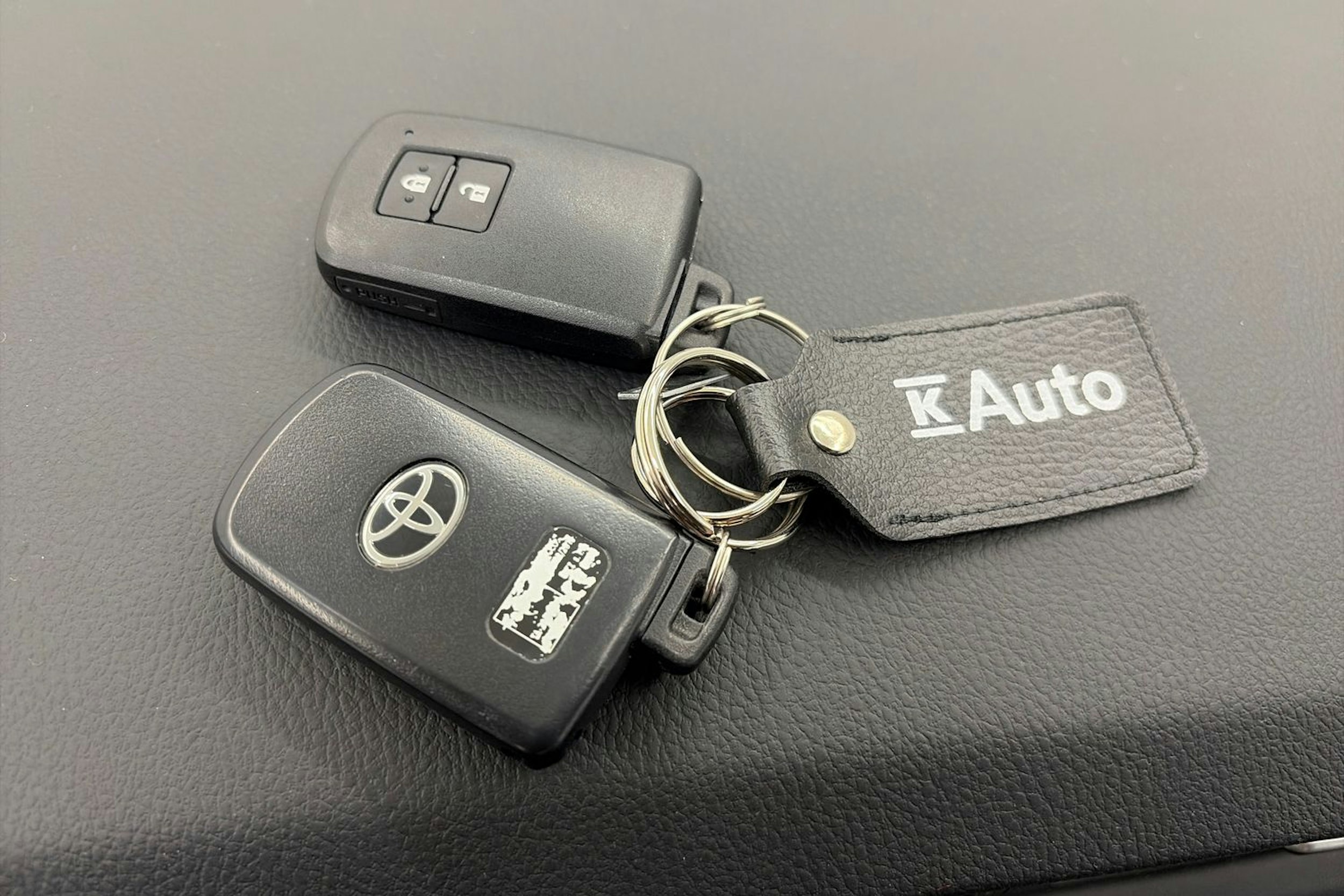 Sininen Toyota Auris 2016 kuva 20.