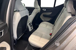 valkoinen Toyota Auris 2016 kuva 8.