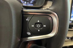 valkoinen Toyota Auris 2016 kuva 19.