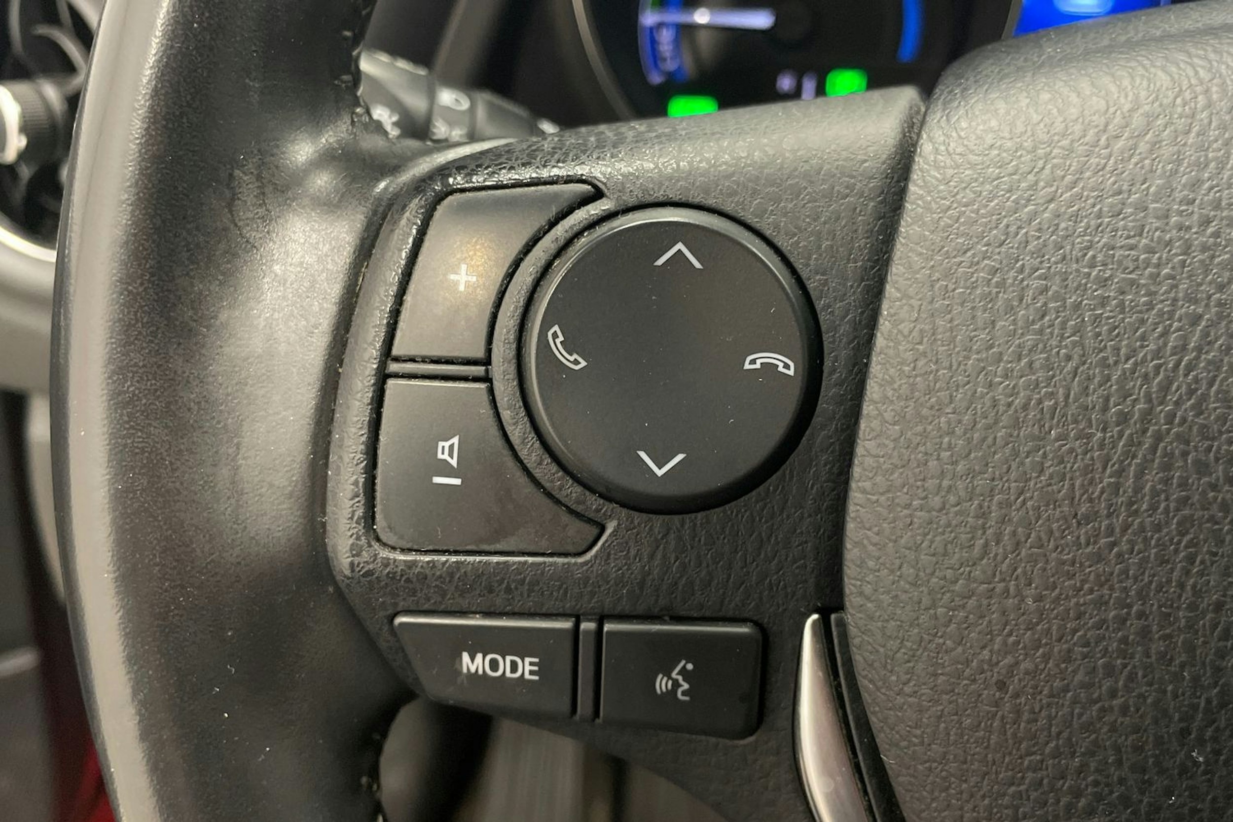 punainen Toyota Auris 2016 kuva 17.