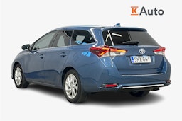 sininen Toyota Auris 2016 kuva 2.