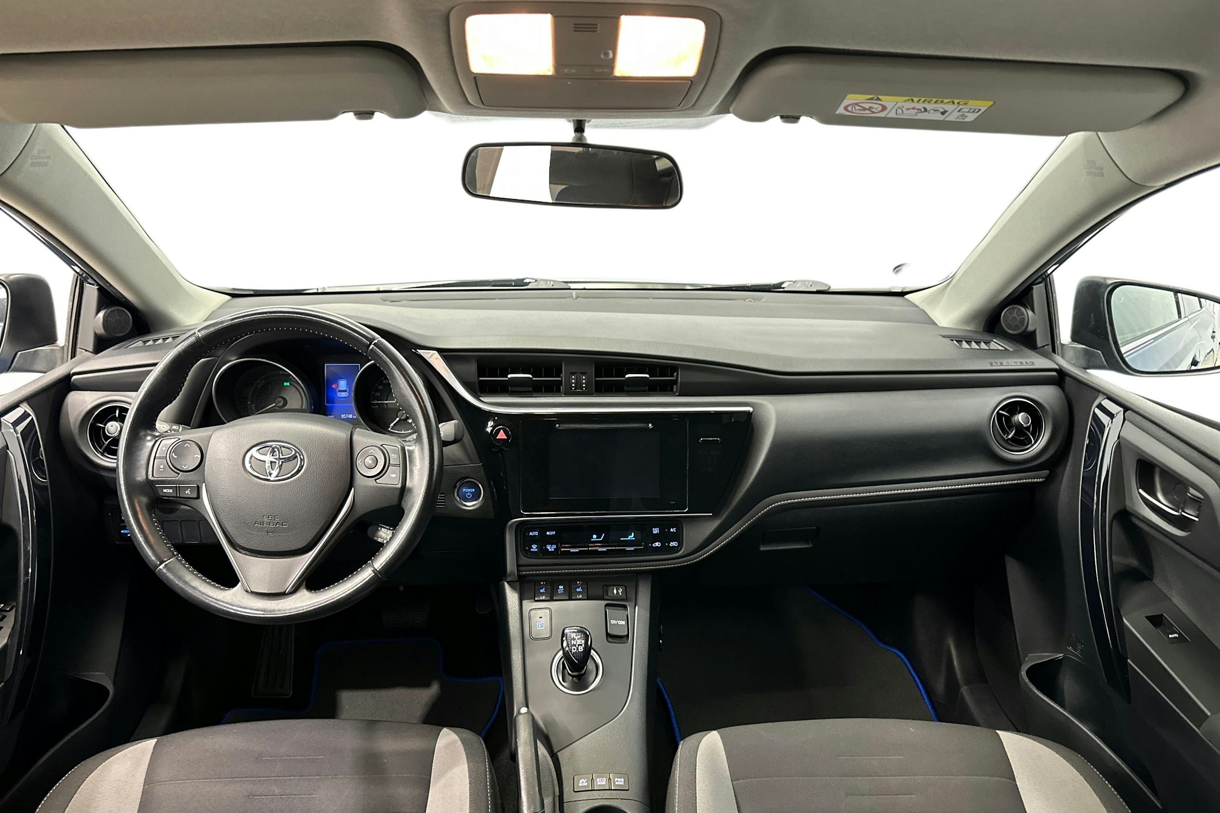 sininen Toyota Auris 2016 kuva 9.