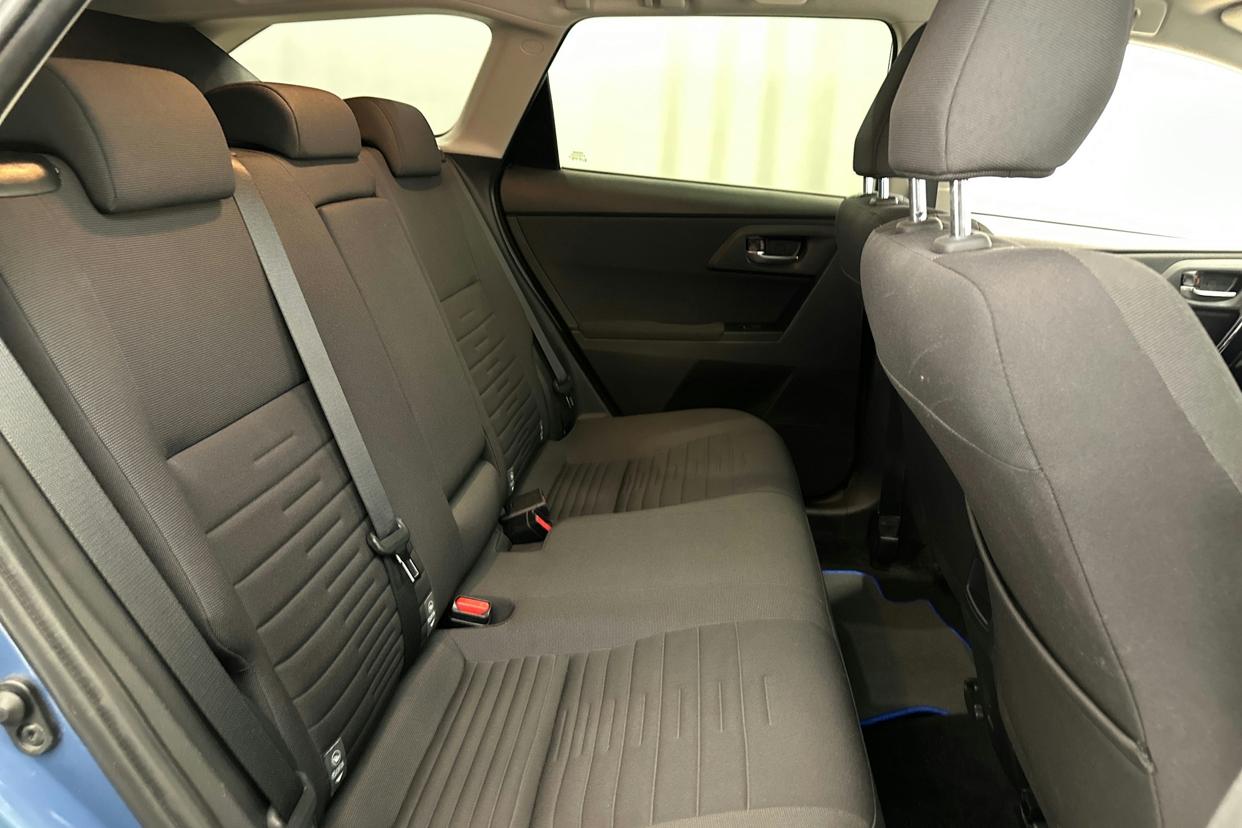 sininen Toyota Auris 2016 kuva 13.