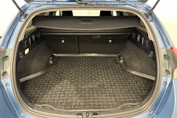 sininen Toyota Auris 2016 kuva 16.
