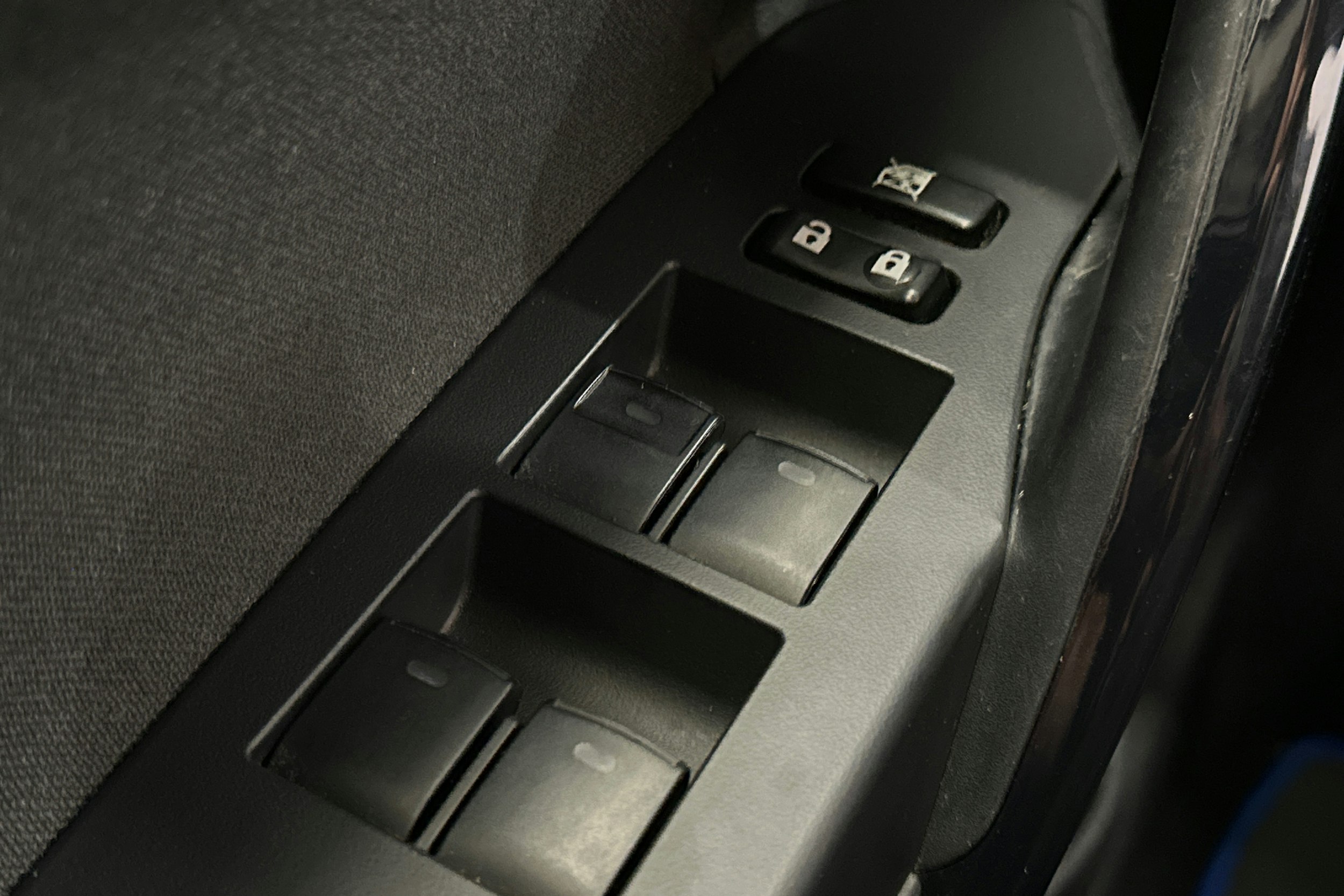 sininen Toyota Auris 2016 kuva 17.