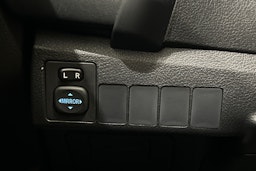 sininen Toyota Auris 2016 kuva 18.