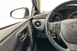 sininen Toyota Auris 2016 kuva 19.