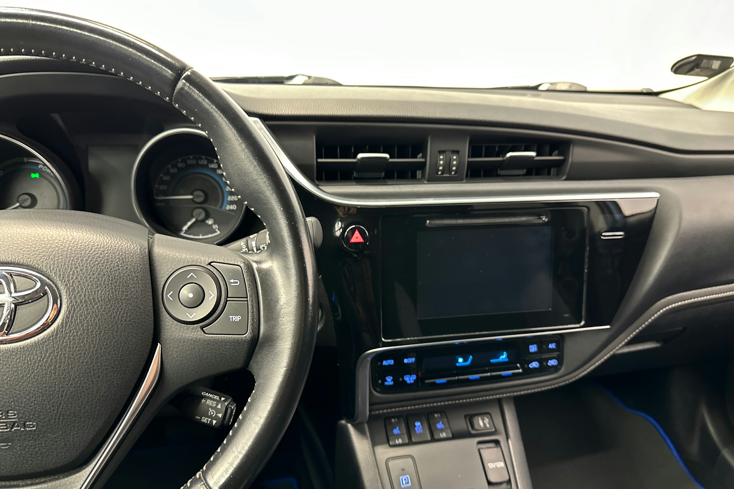 sininen Toyota Auris 2016 kuva 20.