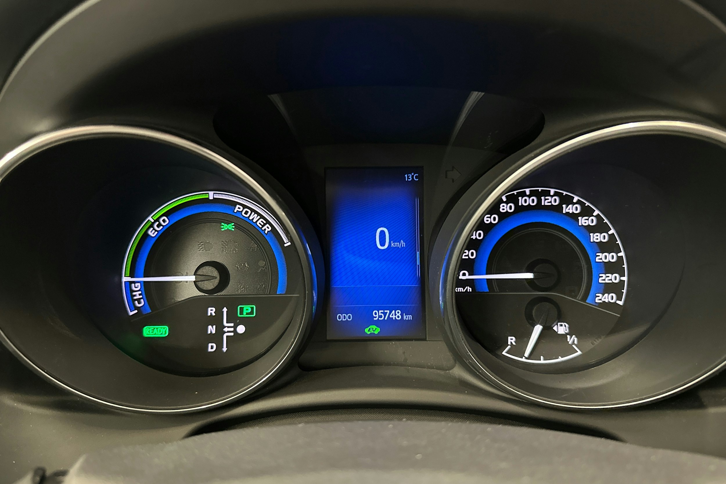 sininen Toyota Auris 2016 kuva 22.