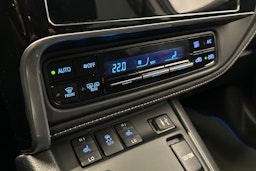 sininen Toyota Auris 2016 kuva 25.