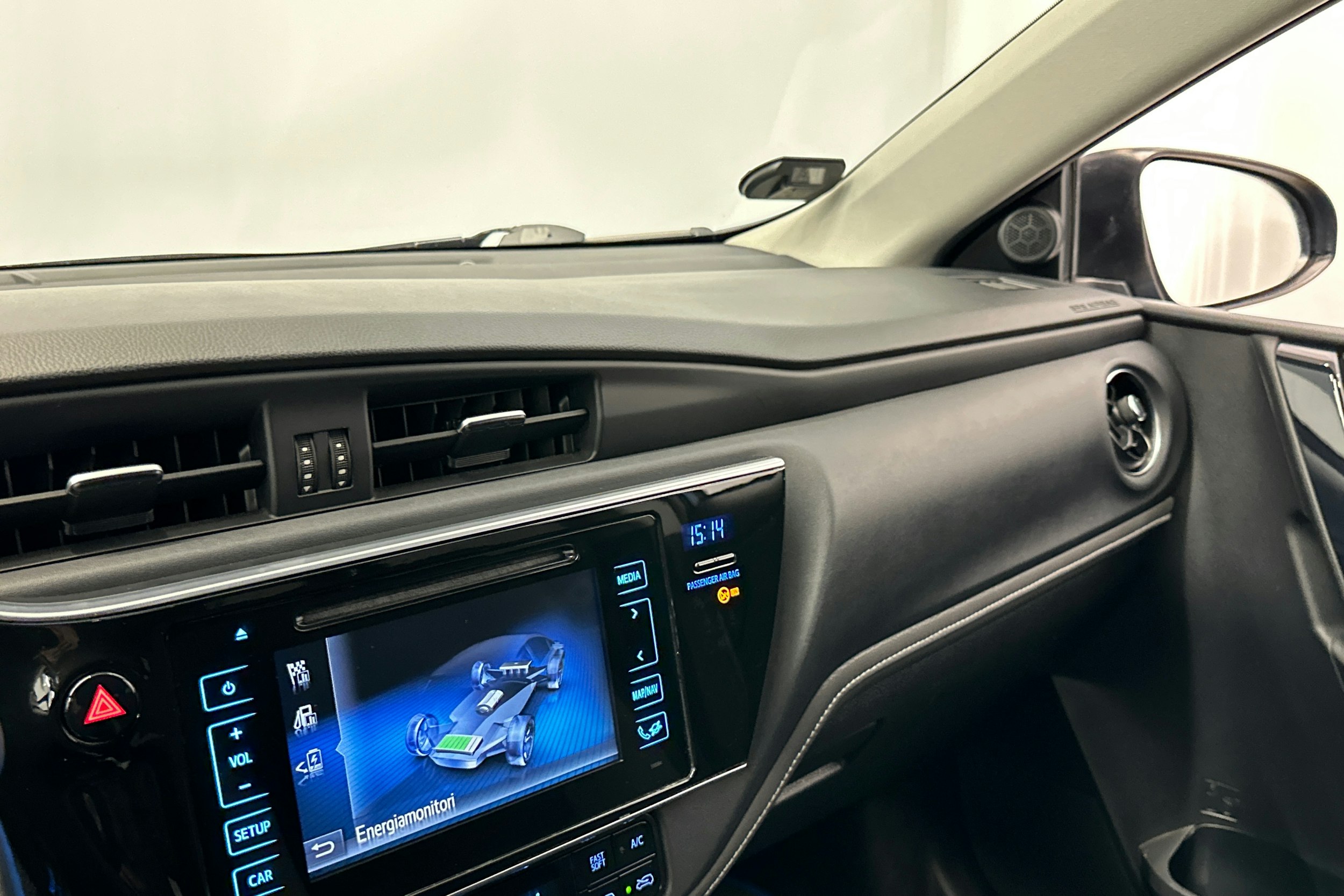 sininen Toyota Auris 2016 kuva 27.