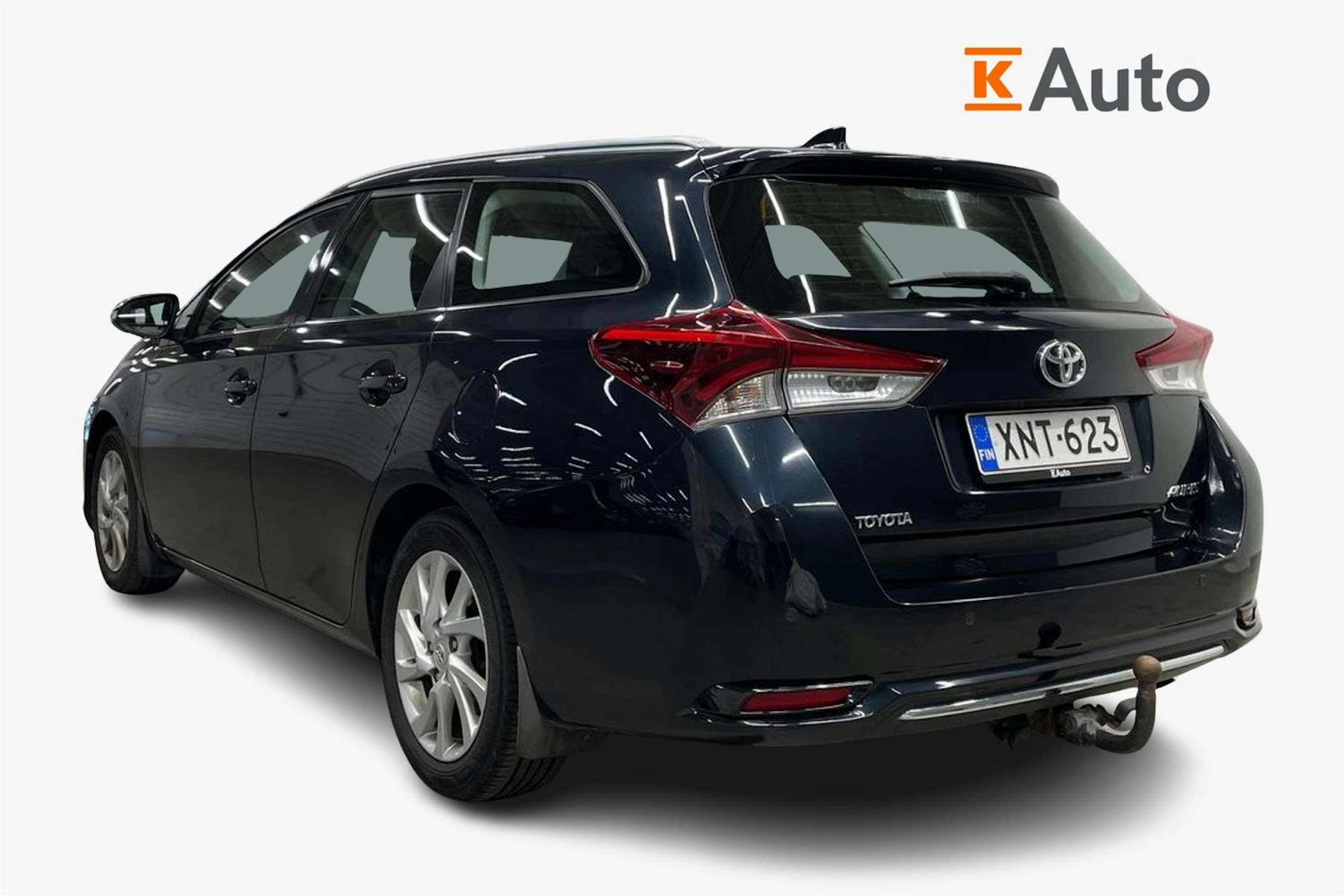 Harmaa Toyota Auris 2016 kuva 2.