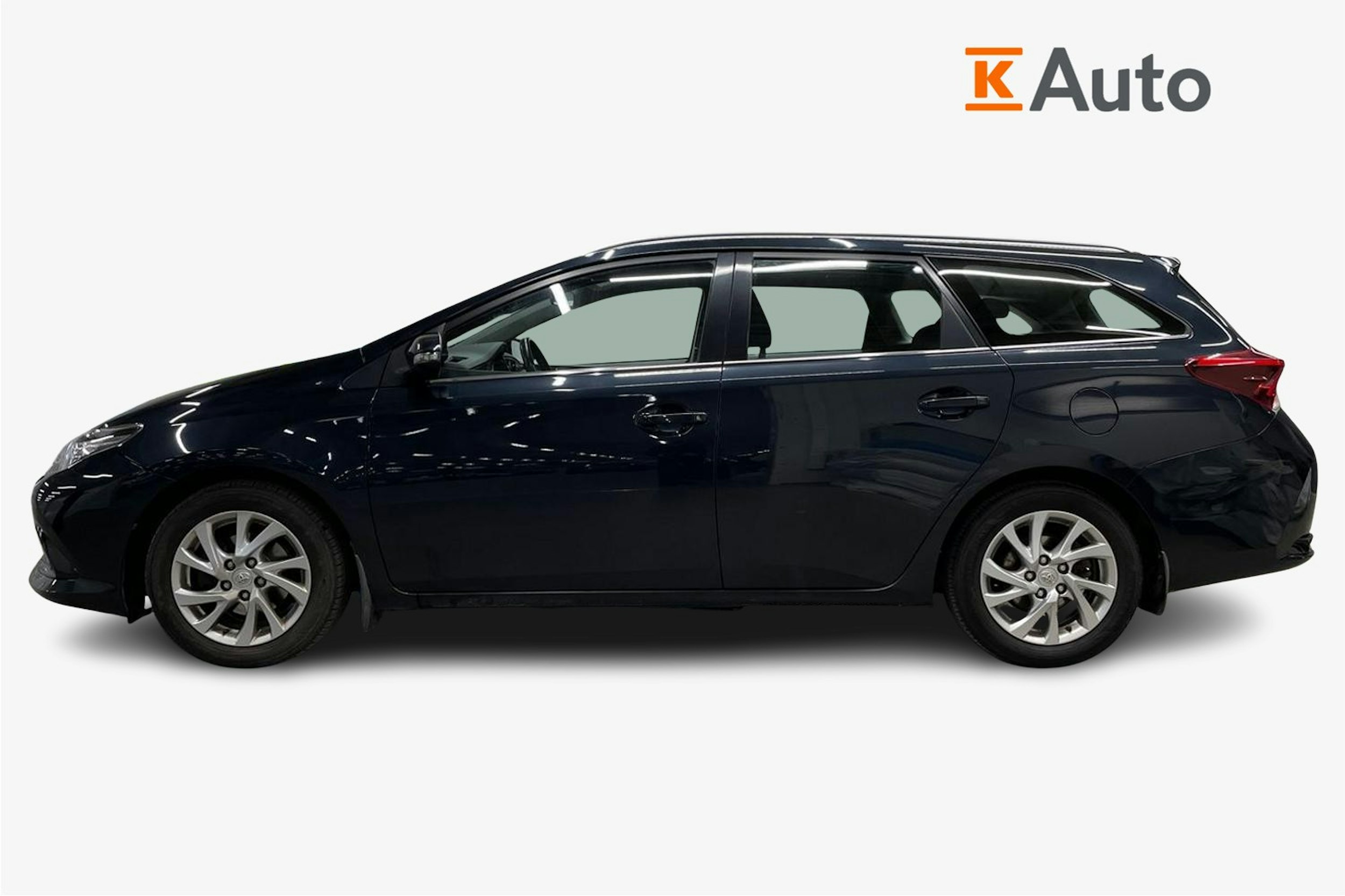 Harmaa Toyota Auris 2016 kuva 6.