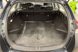 Harmaa Toyota Auris 2016 kuva 15.