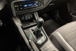 Harmaa Toyota Auris 2016 kuva 22.