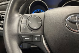 Harmaa Toyota Auris 2016 kuva 24.