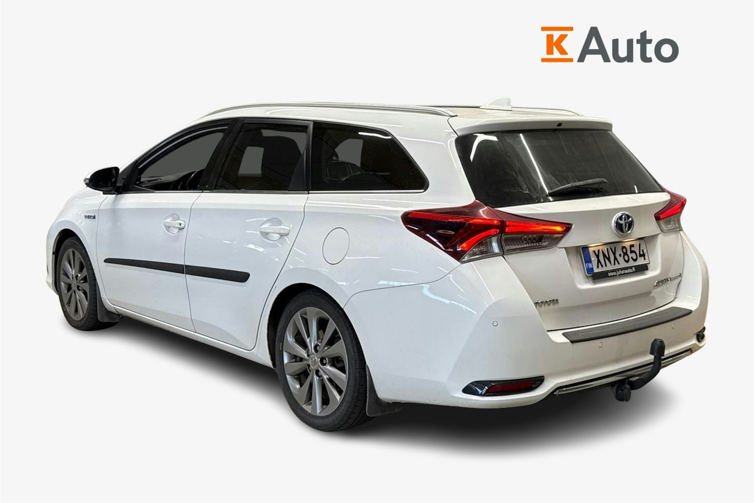 valkoinen Toyota Auris 2016 kuva 2.