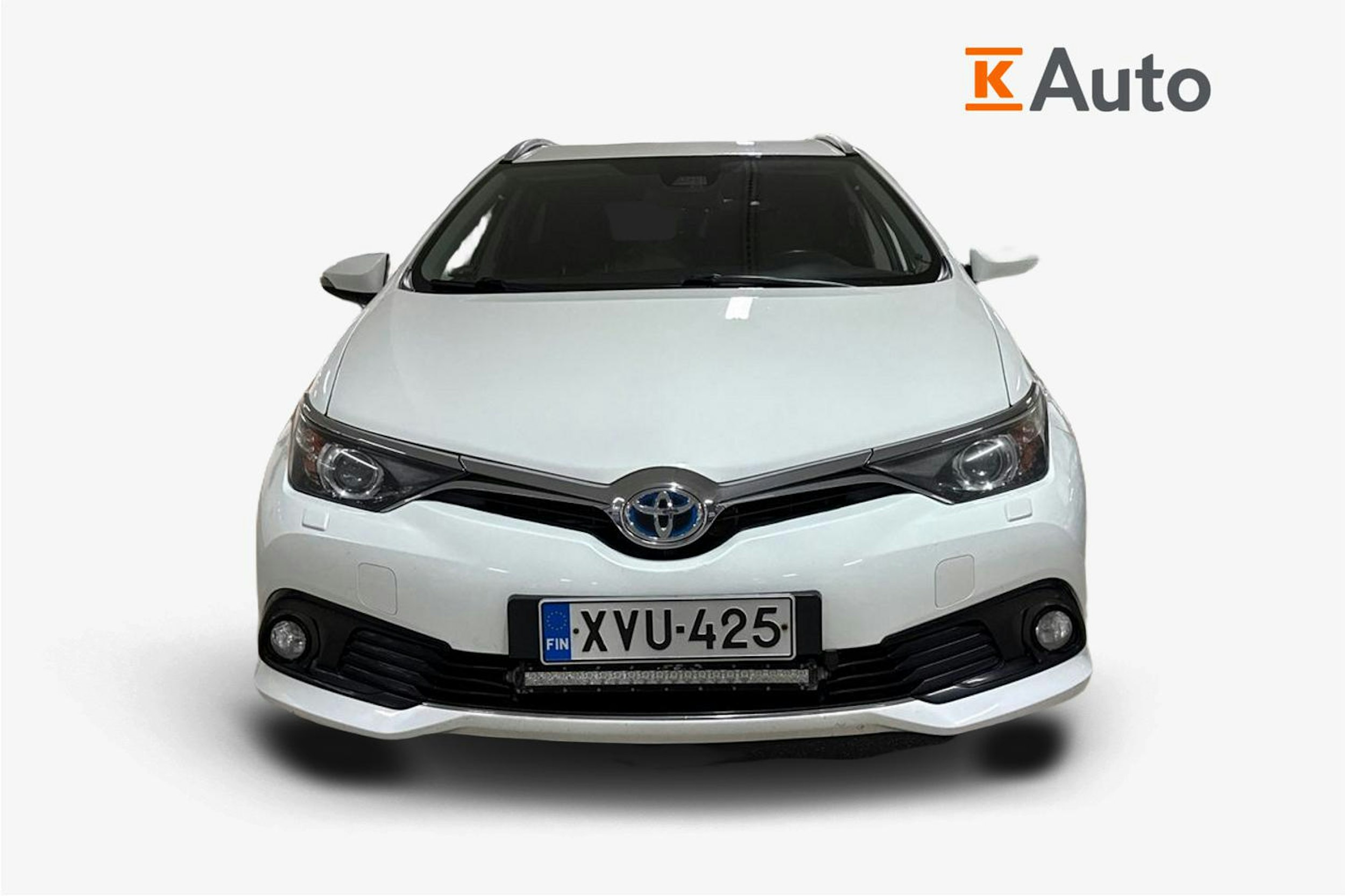 valkoinen Toyota Auris 2016 kuva 4.