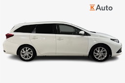 valkoinen Toyota Auris 2016 kuva 5.
