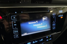 valkoinen Toyota Auris 2016 kuva 17.