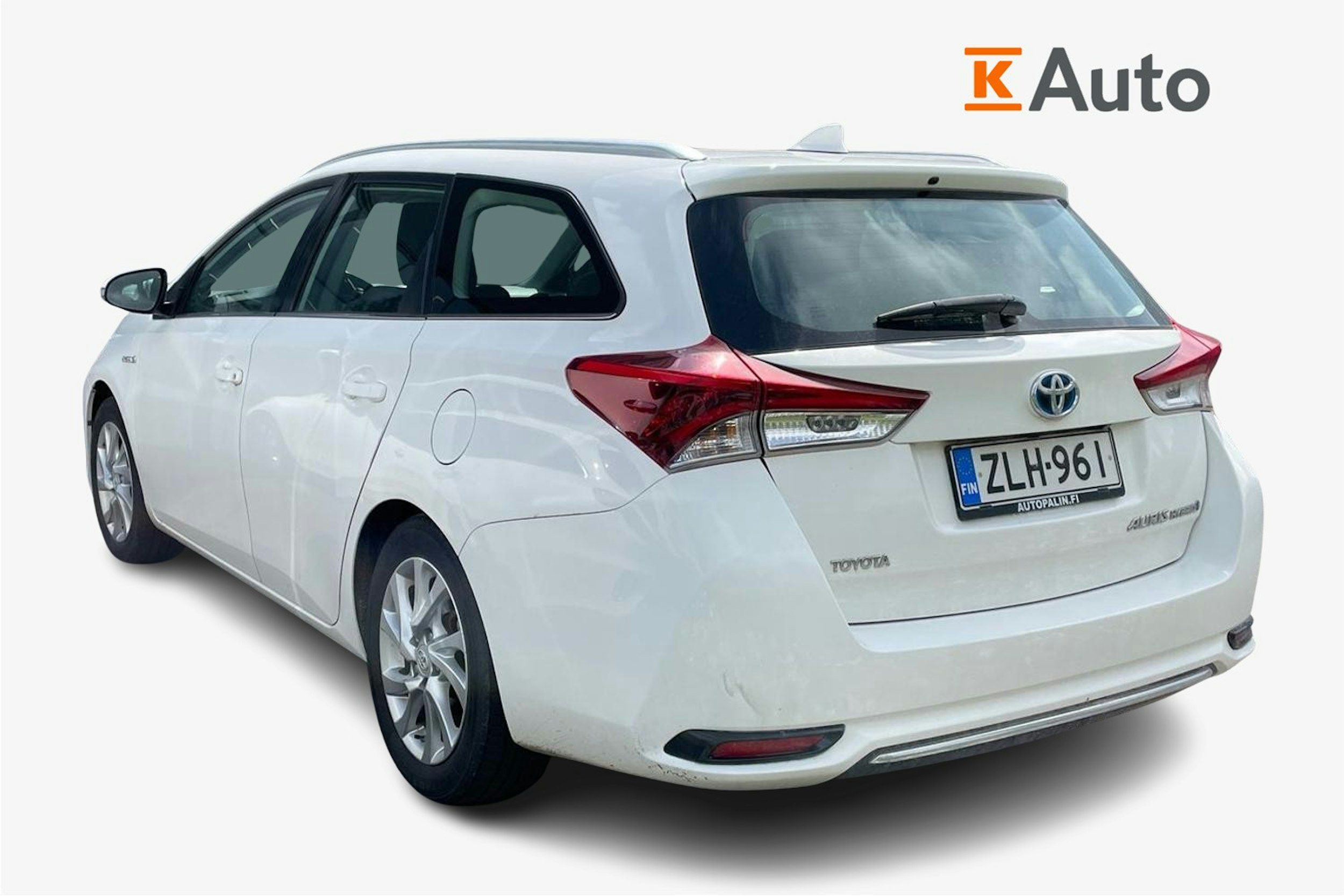 valkoinen Toyota Auris 2016 kuva 2.